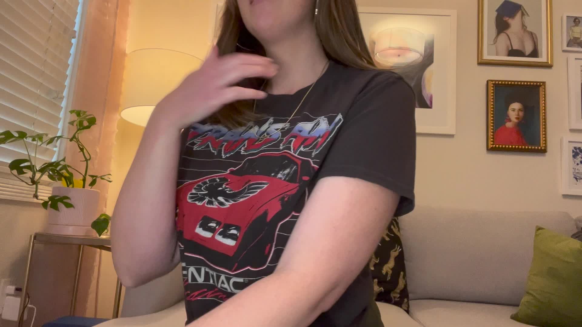 Classmate likes the smell of my pussy