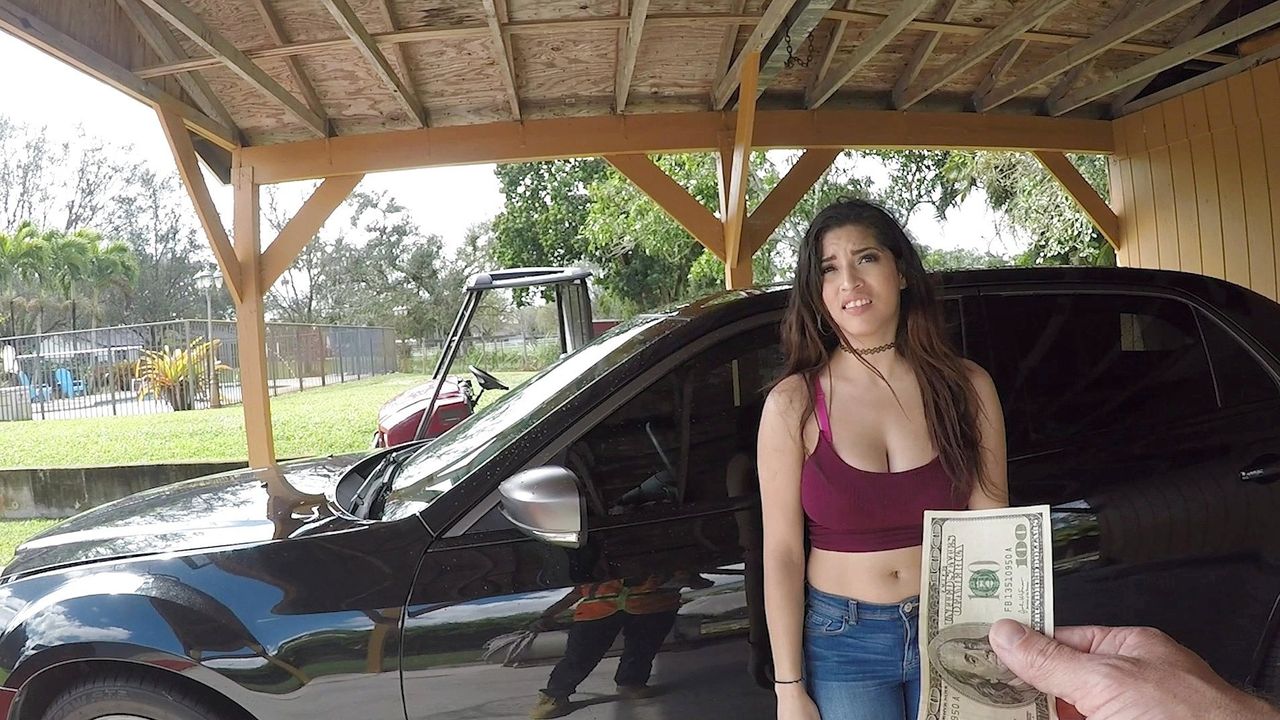 Gabriela Lopez Gets a Free Repair After Fucking the Mechanic
