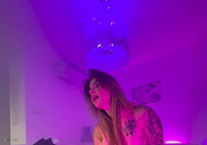 Melonie Anal Masturbation Double Penetration Striptease