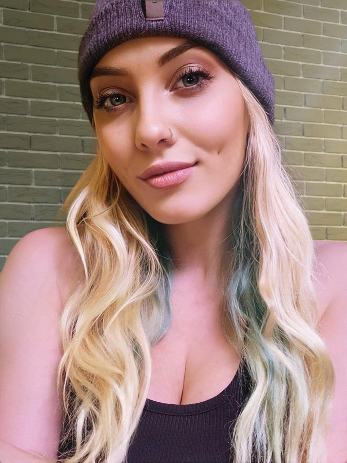 Ashlynne Locks Squirt