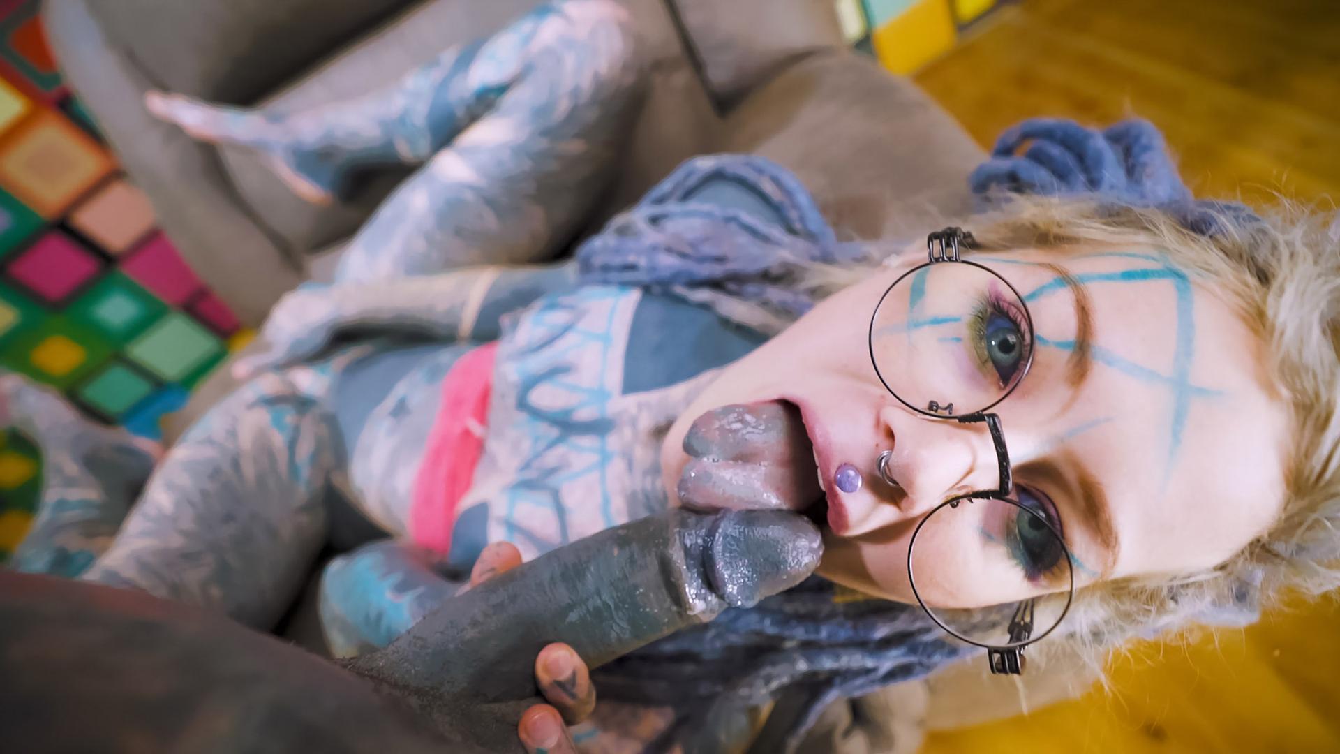 Anuskatzz Likes Dick