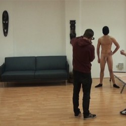 La señora de la limpieza, toda una cerda que probara el rabo de Fabio Monstercook. Follando con Davinia a espaldas de su marido