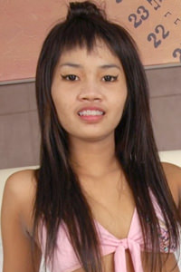 Suwanne Branlette avec les pieds