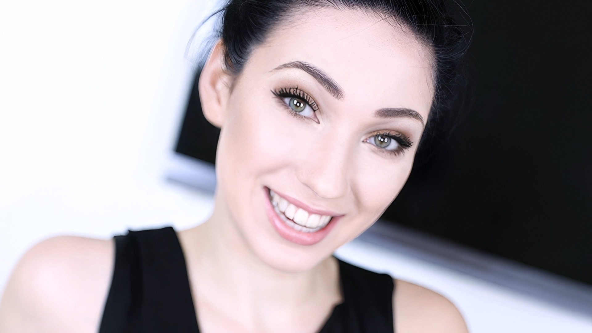 Amateur Allure Features Sasha Nexx (aka Aria Alexander) Teen Beauty Sucks, Fucks and Swallows in 4K