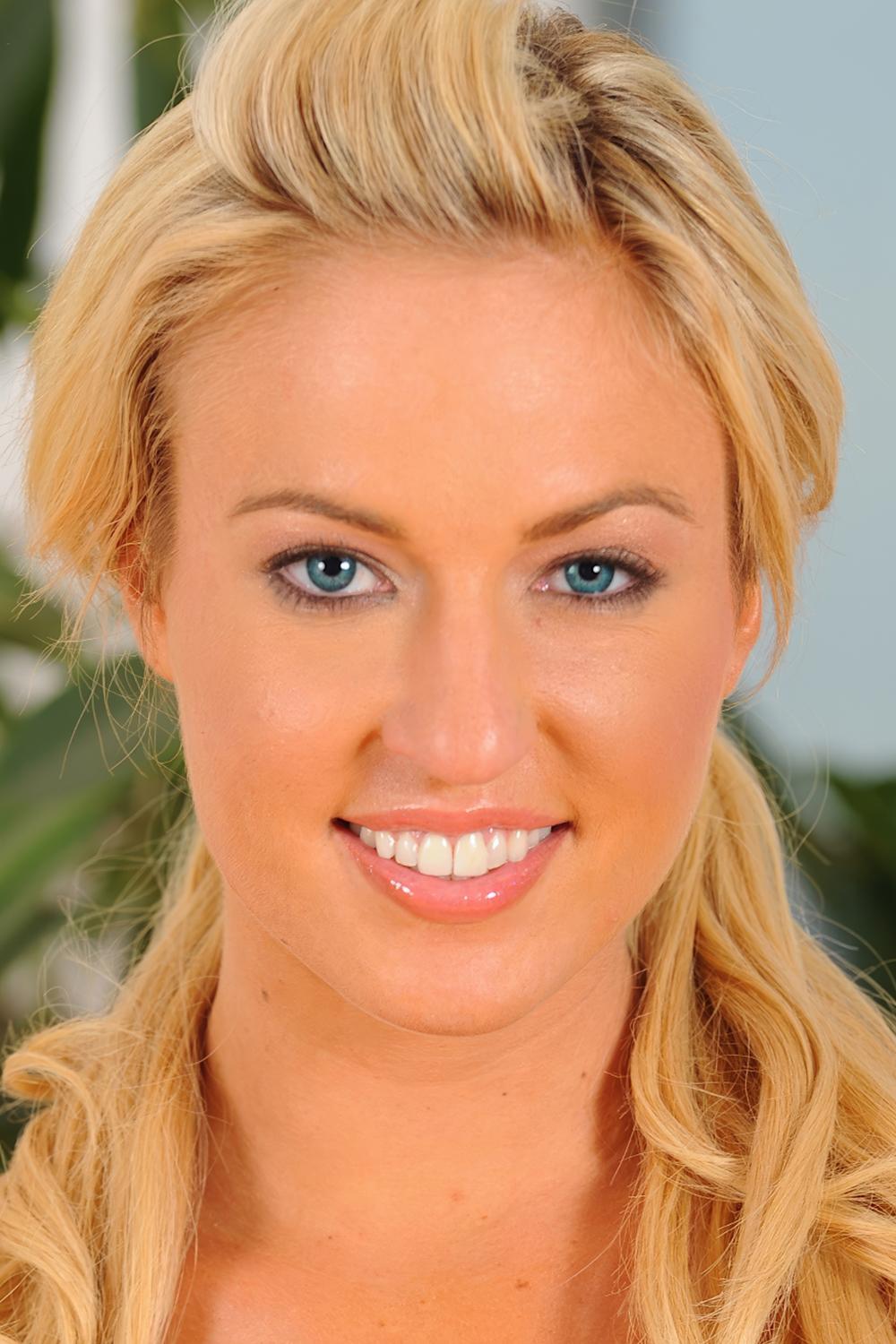 Photo HD Victoria White - 4