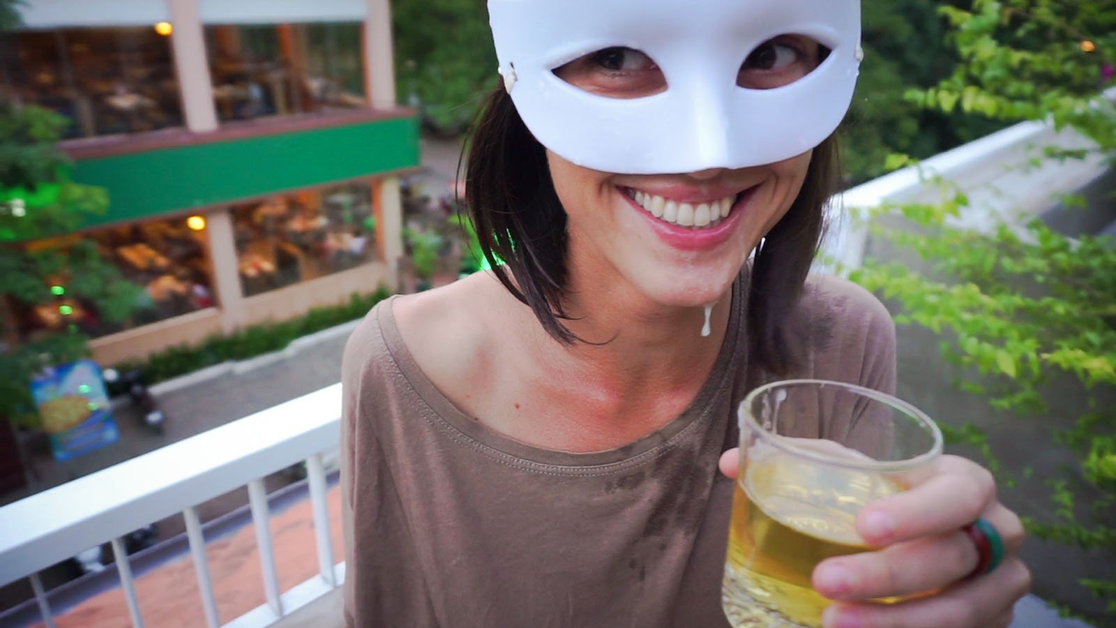 Piss Drinking…. with a facial!