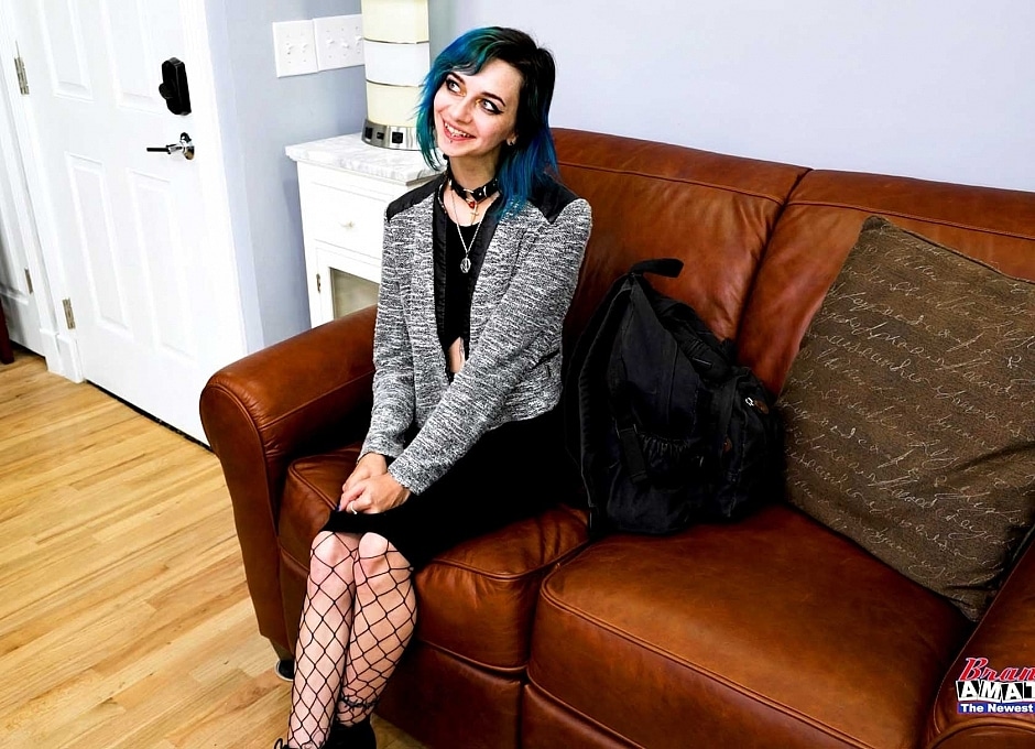 Tatted Blue-Hair Waife Gets it in the Ass!