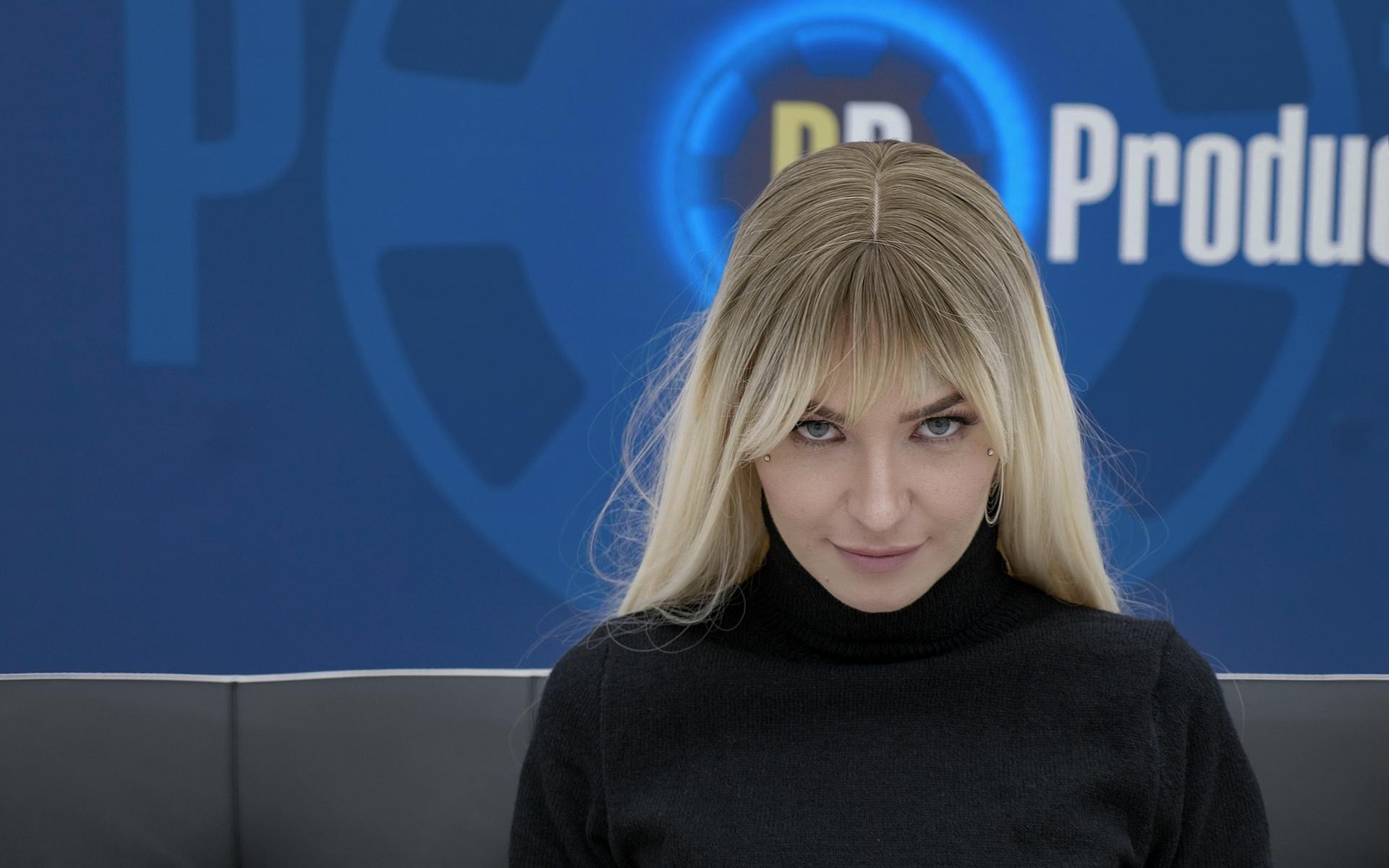 Tabitha Poison #1 - Interview before Bukkake