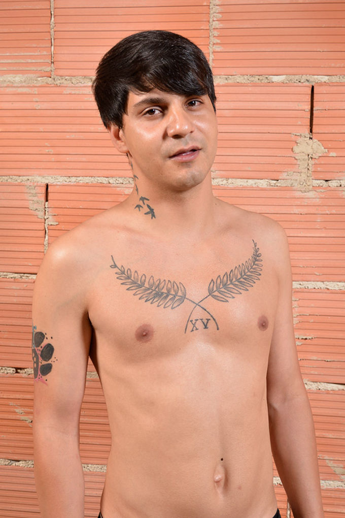 Flecos Cayden Fessée