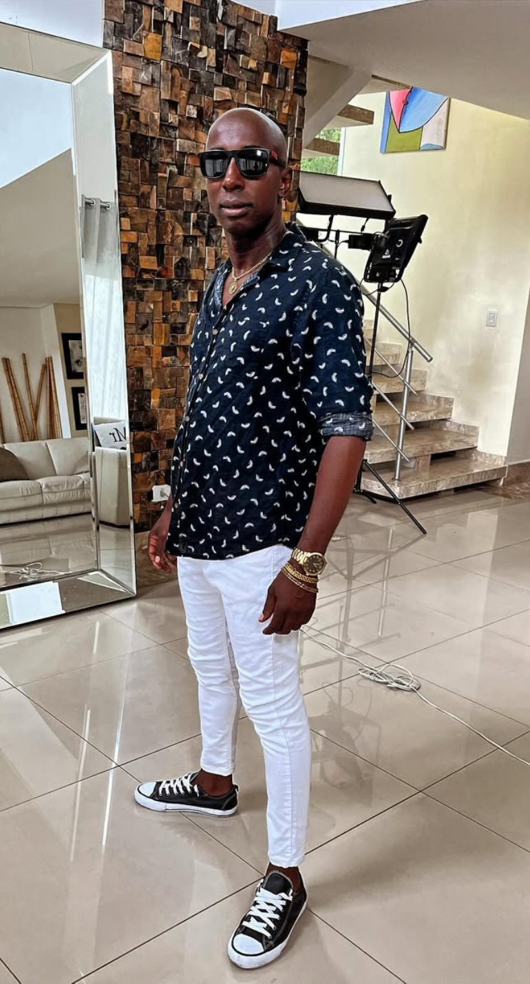 Akillies Black Anulingus