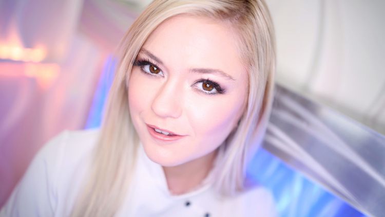 Chloe Foster Returns to Swallow Salon for more Cock Sucking and Cum Swallowing