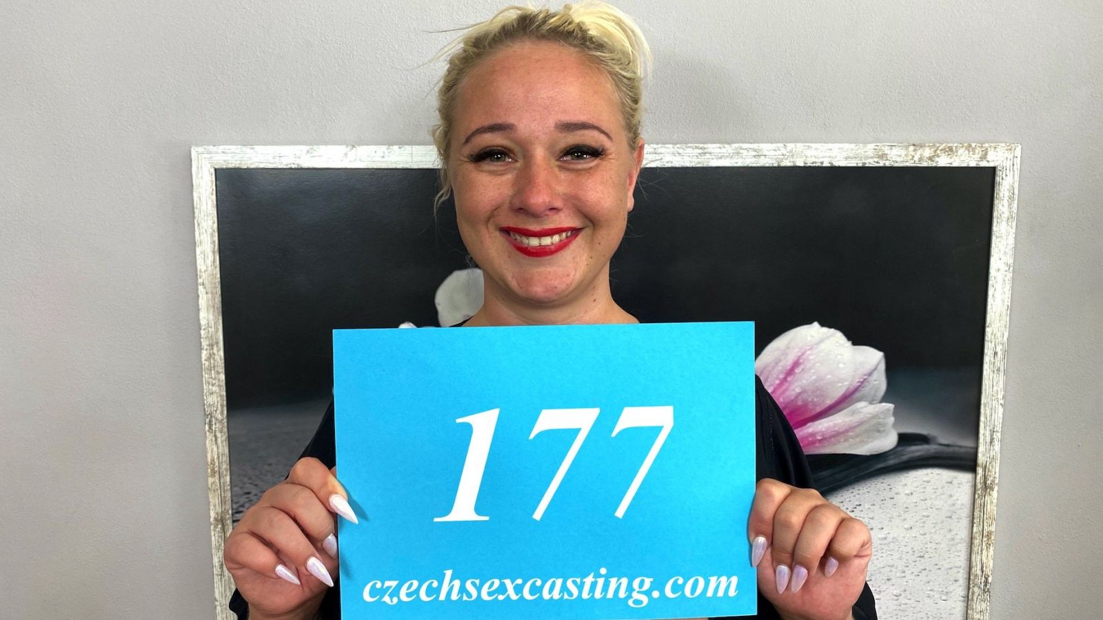 Chubby blonde cock eater shines in casting