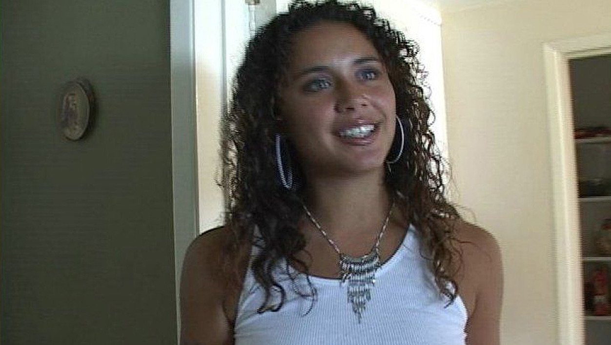 Stranger Daisy fucking in the bedroom with her natural tits