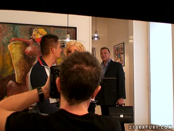 Backstage with Laura King