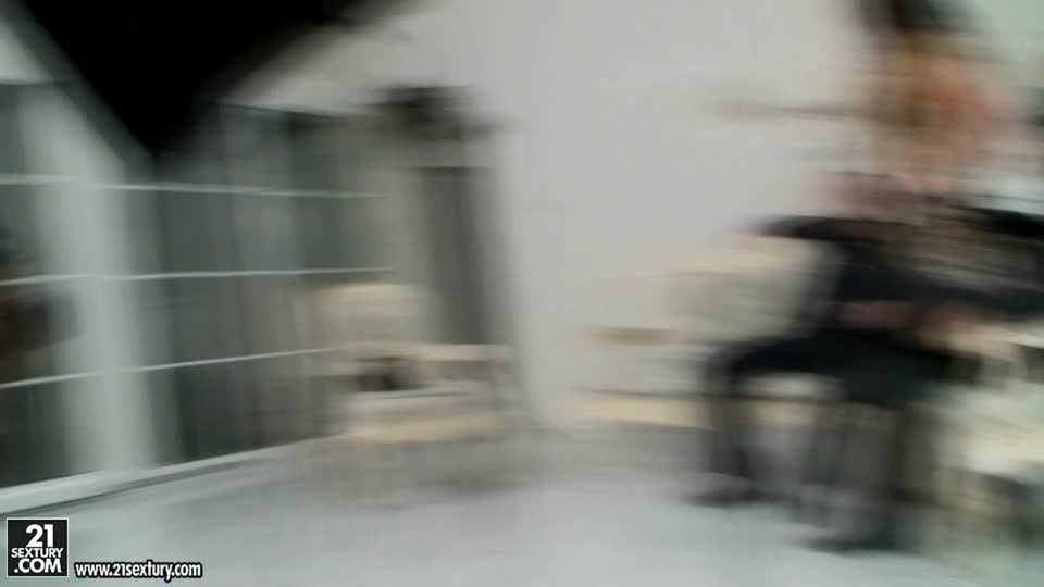 Backstage with Lisa Sparkle