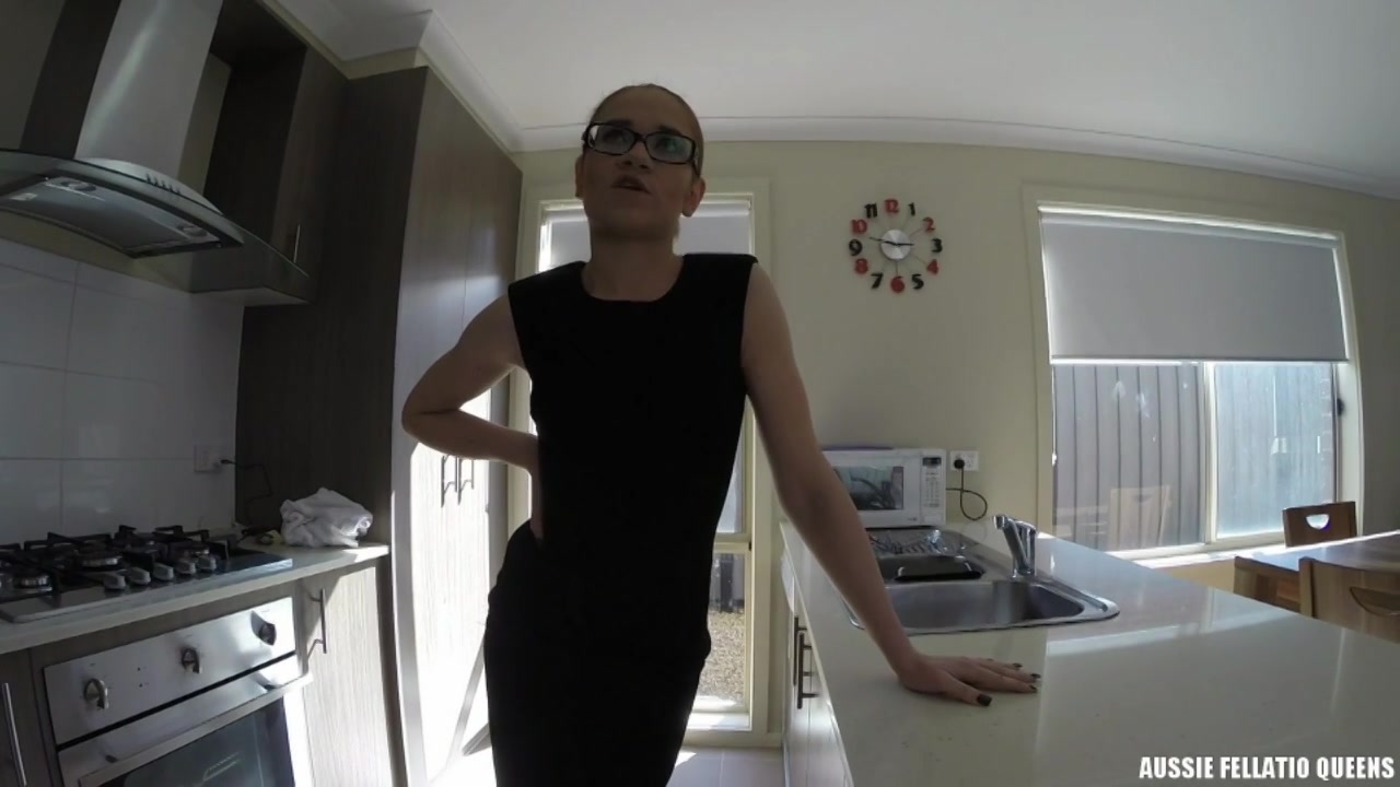 Lucie Bee "Selling Houses Australia"
