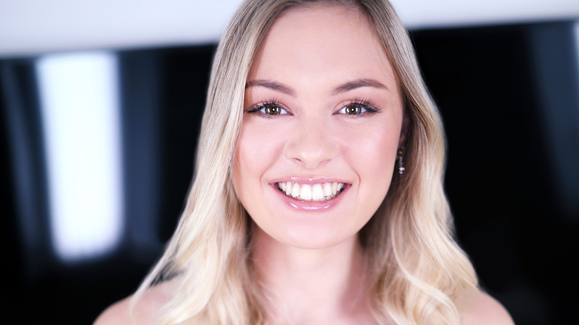 Amateur Allure Welcomes Amber Moore, a Gorgeous Blonde that Sucks Cock, Fucks and Swallows Sperm