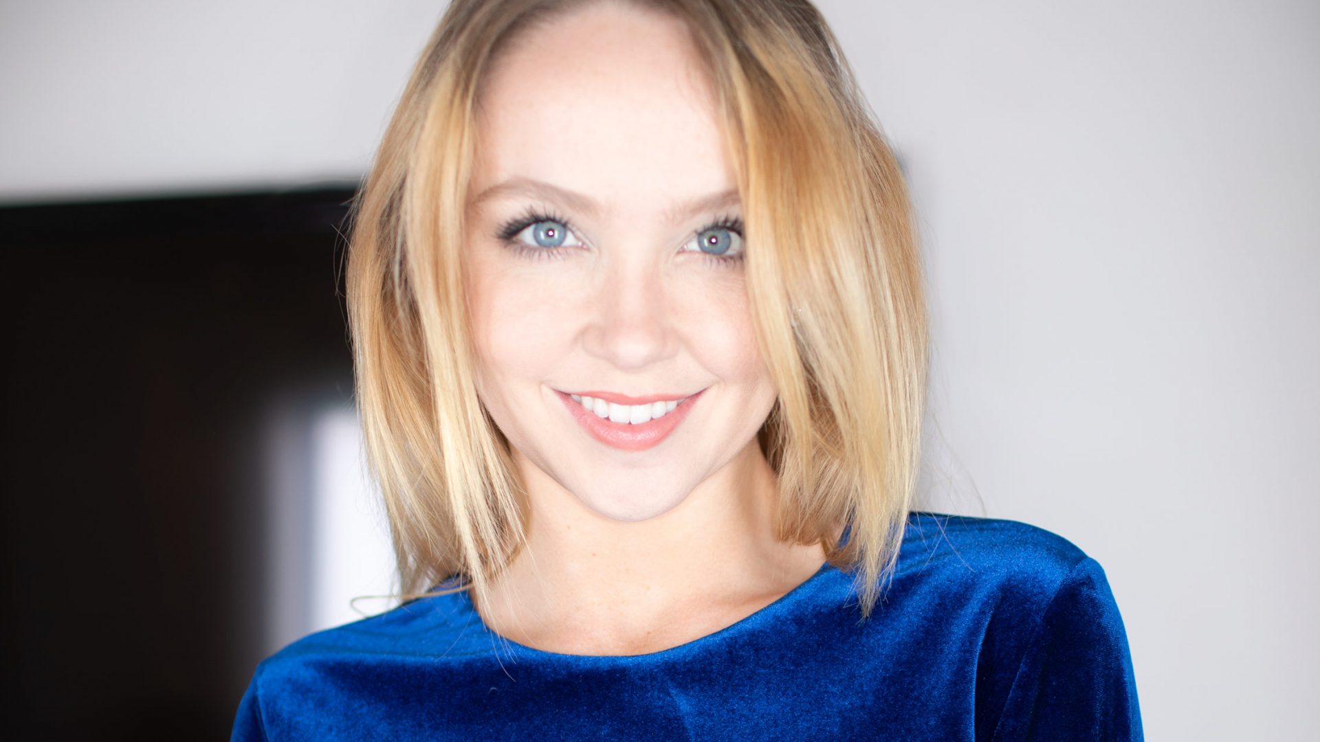 Amateur Allure Introduces Nikole Nash Sucking, Fucking and Swallowing