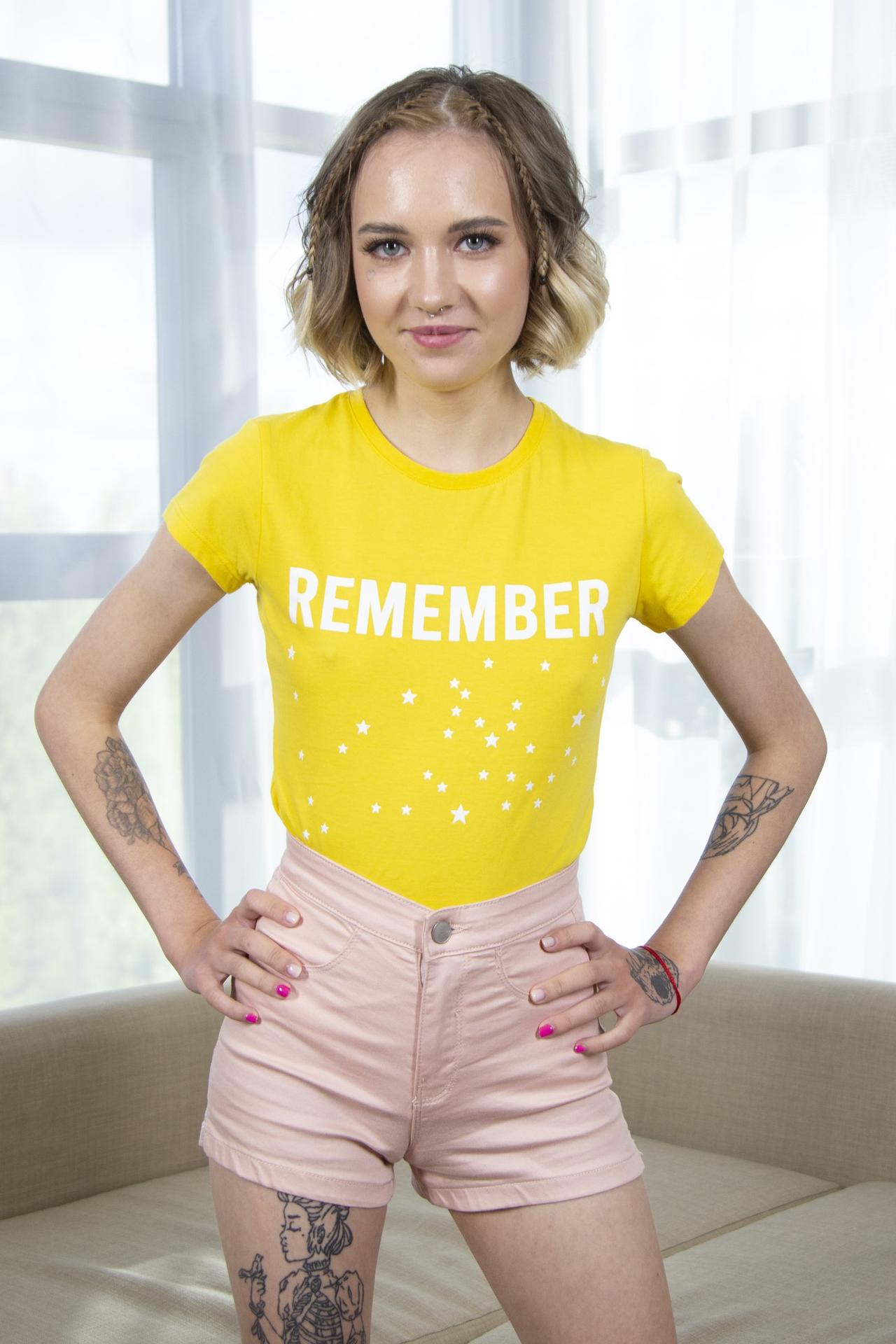 Photo HD Goldie Small - 2