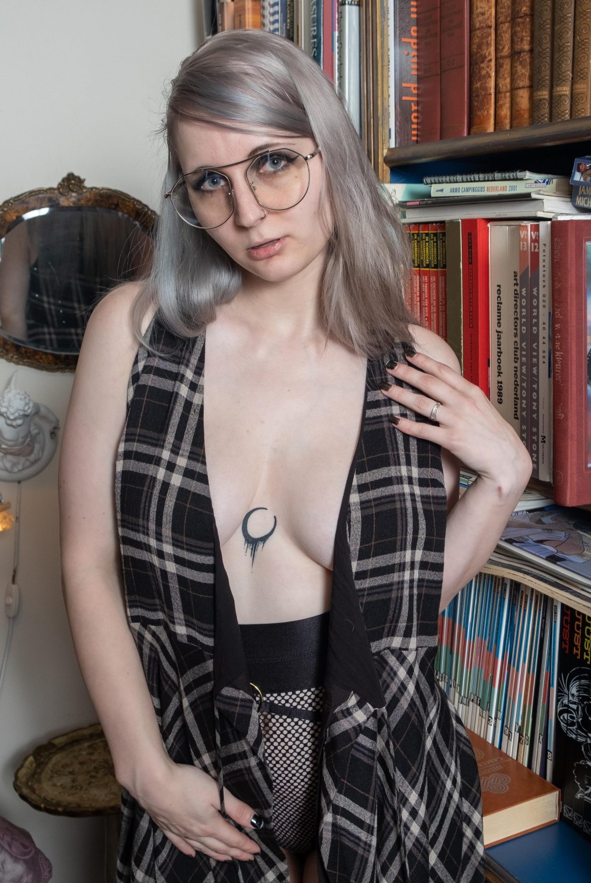 Photo HD Shannon Suicide - 1