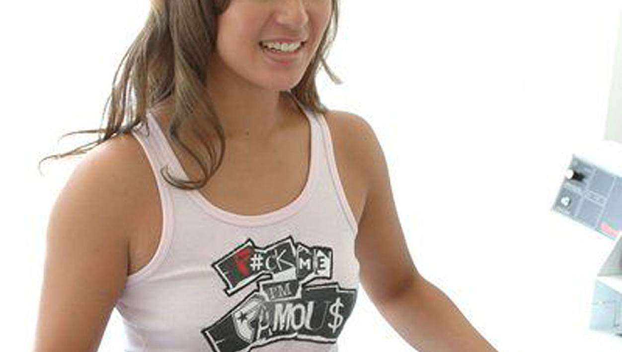 Gianna Lynn fucking in the dorm with her big ass