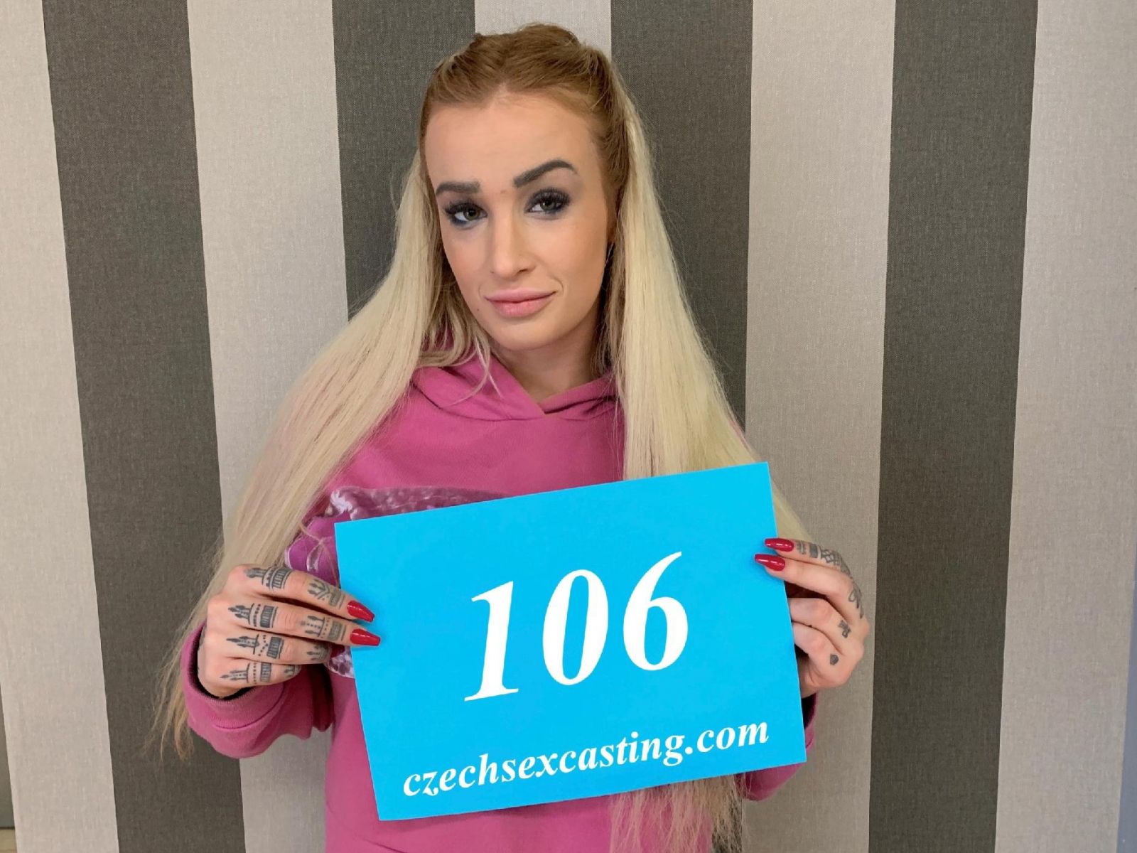 Daisy Lee showed new breasts