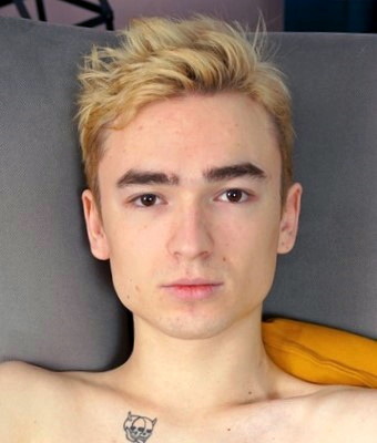 Nick Toy Masturbation