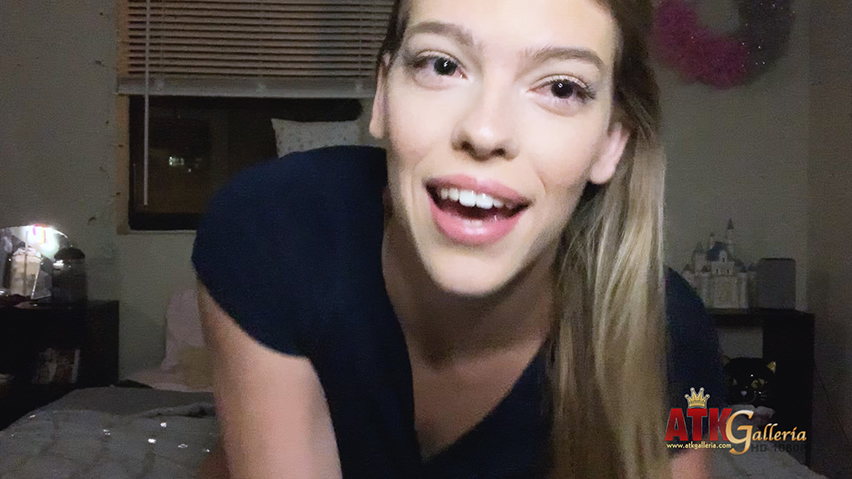 Leah Lee Dildo Masturbation