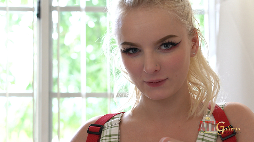 Alice Pink Plug & Vibrator