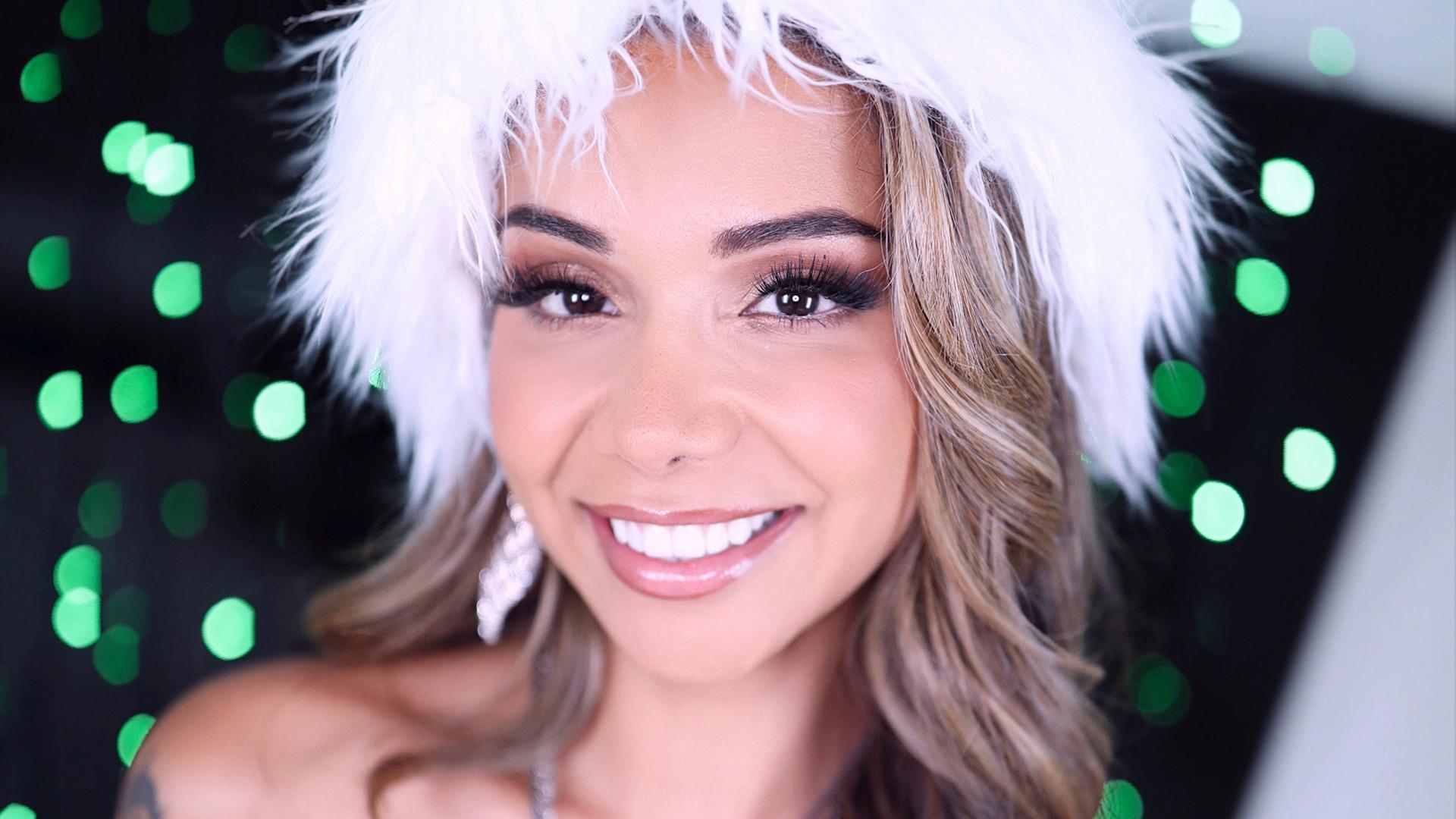 Amateur Allure Presents Ava Amira's Warm Winter Glow