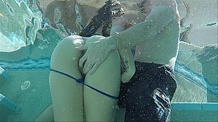 Secretive Underwater Cock Stroking & Ass Grabbing With Sadie Holmes & Toby Springs
