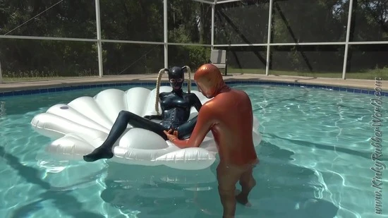 Rubberpussy Play in the Pool