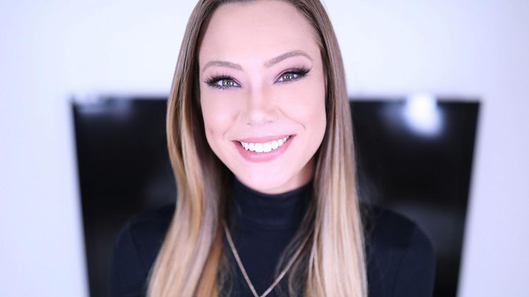 Amateur Allure Welcomes Avery Cristy For a Blowjob, Fuck and Swallow