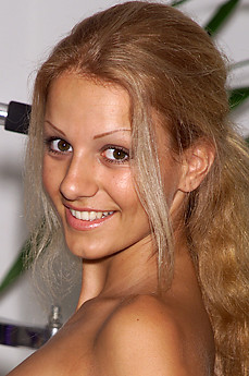 Photo HD Bunny Blond - 2