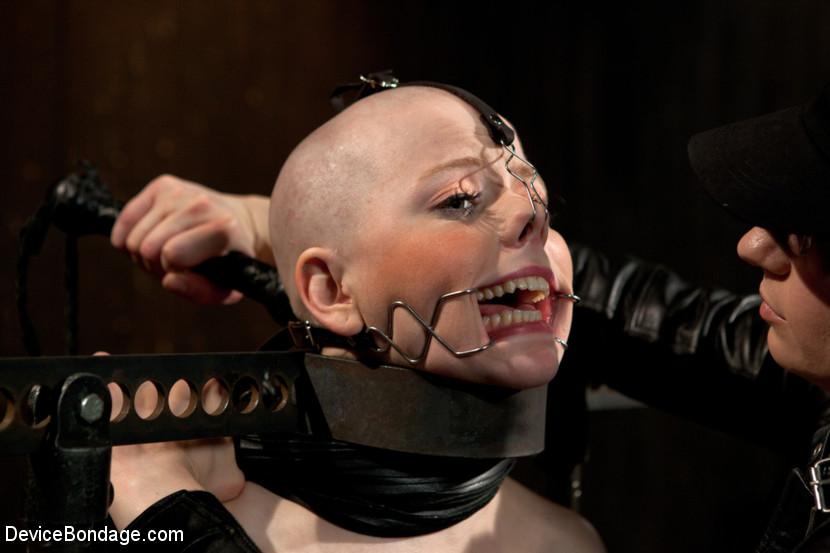 Alani Pi - Head Shaved Slut Live Show - Part 1