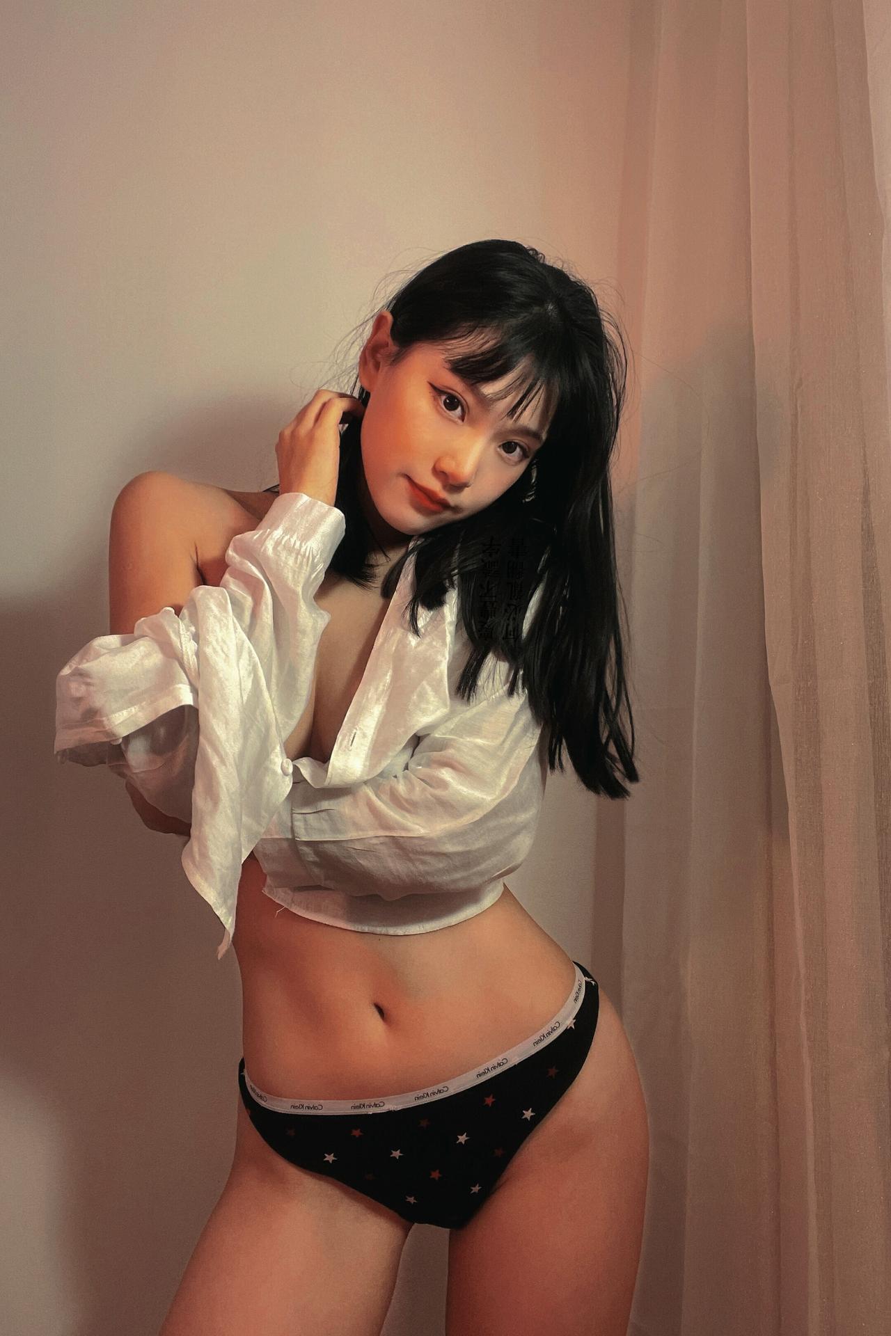 Photo HD June Liu - 10