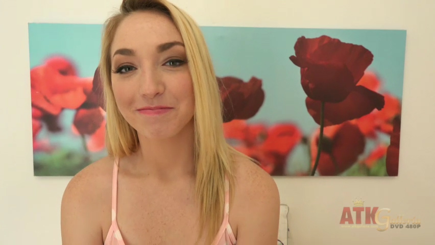 Flowers Interviews the Lovely Blonde Zoe Parker