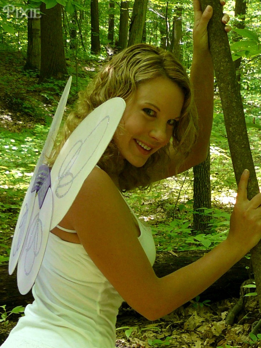 Amber Pixie Wells Fessée