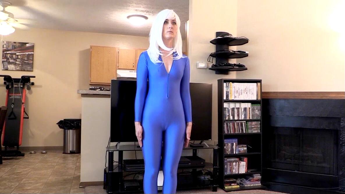 Jennifer Obeys 2