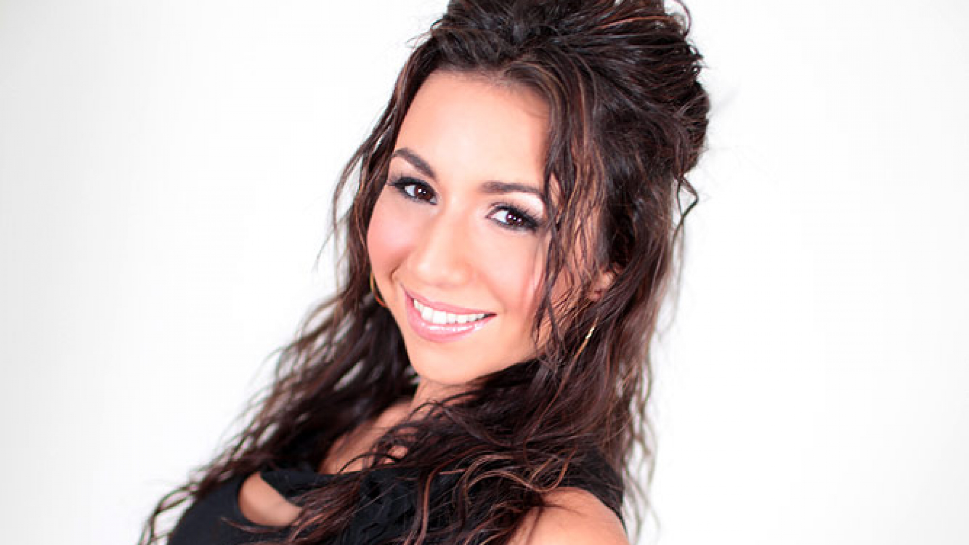 Stephani Moretti, Beautiful Brunette Sucks Cock, Fucks and Loves to Swallow Cum!