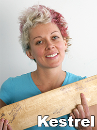 Kestrel Fessée
