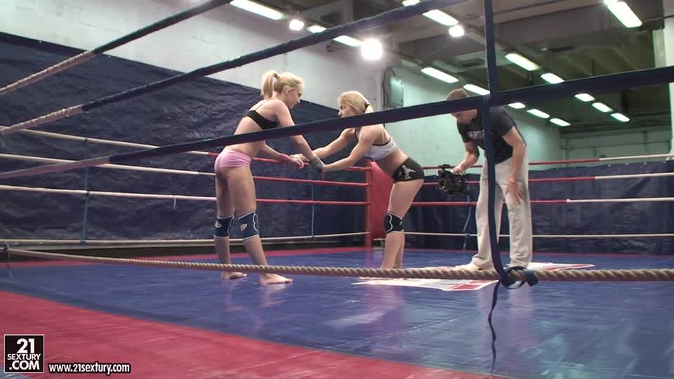 NudeFightClub backstage with Nikky Thorne & Nataly Von