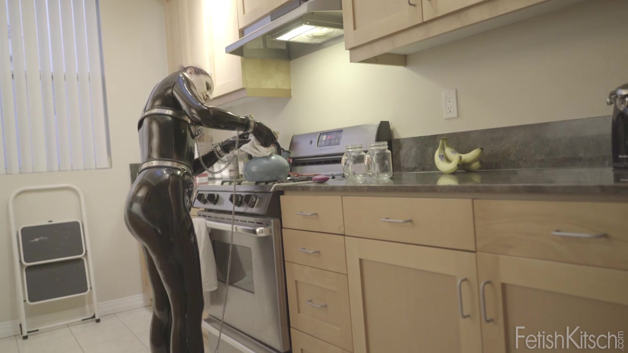 Caroline in Chastity (Part 2)