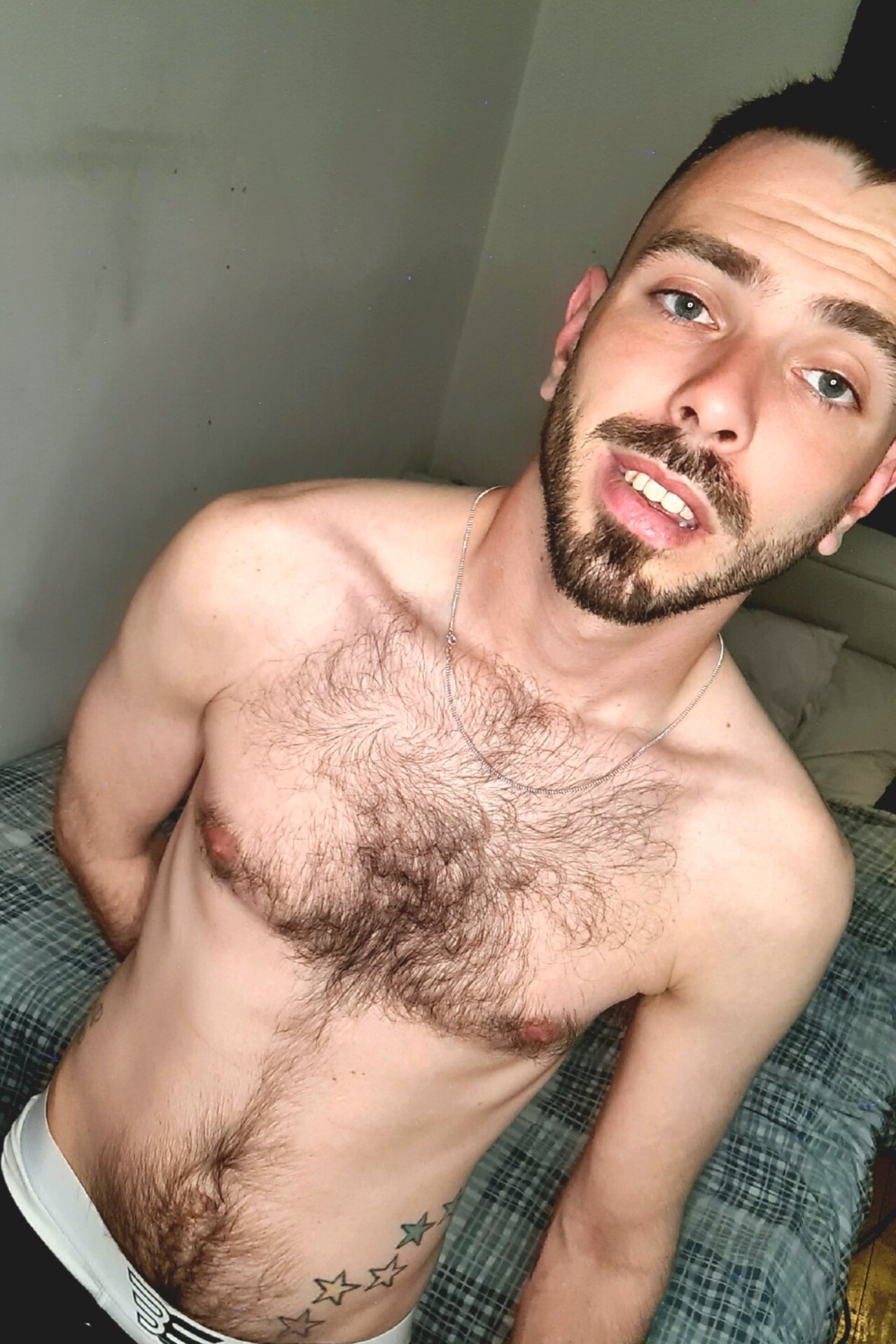 Smiles LDN Hung Young Brit