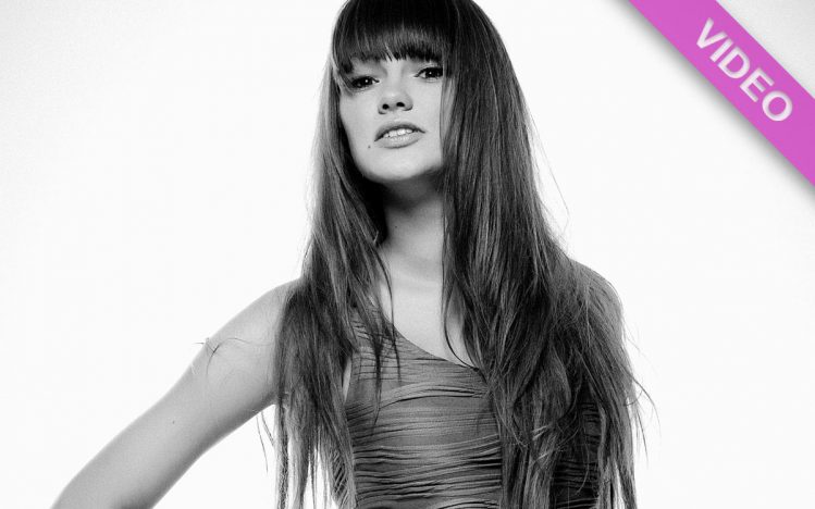 #053 Elegance in Fashion