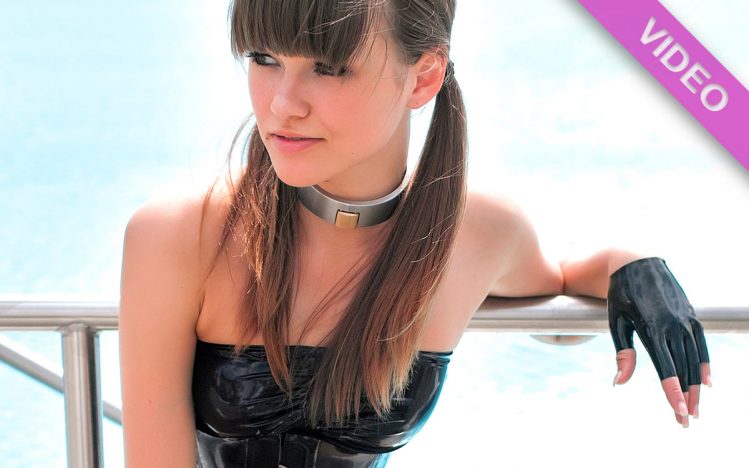 #040 Latex girl at the pool