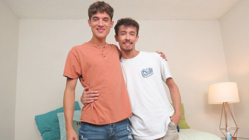 Hung Cock Twinks Andy And Alex Have Bedroom Blow Jobs