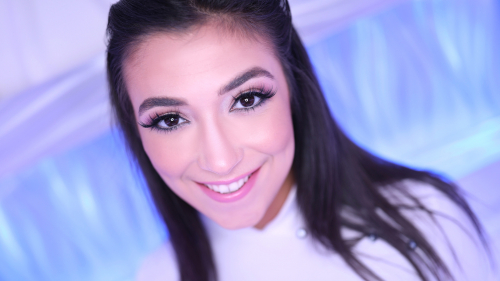 Swallow Salon Features Brooklyn Gray Providing a Sloppy Suck Job