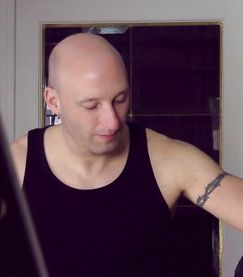 Photo HD Russell Harmon - 1