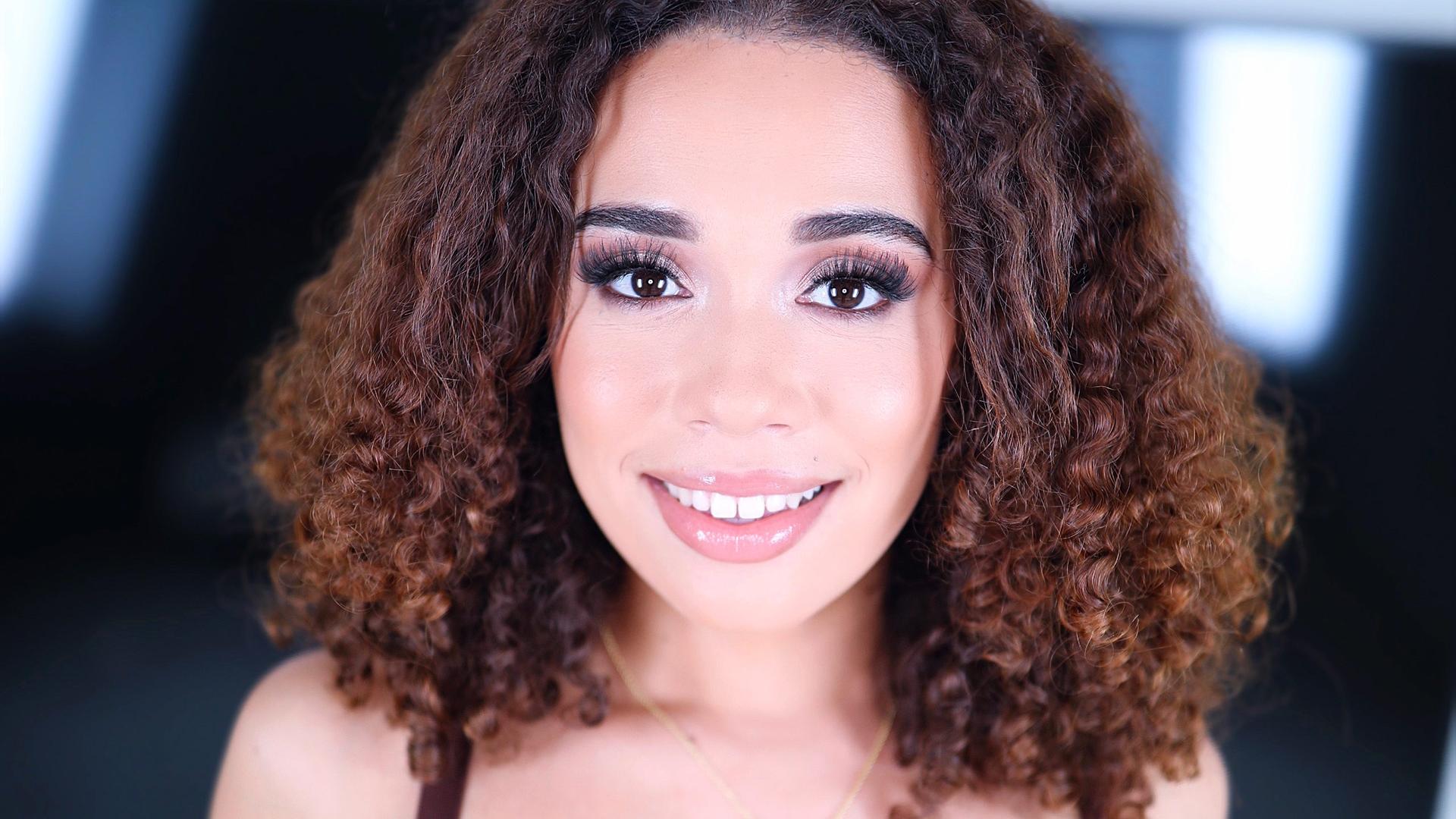 Amateur Allure Welcomes Willow Ryder, Sweet Southern Girl that Loves to Swallow